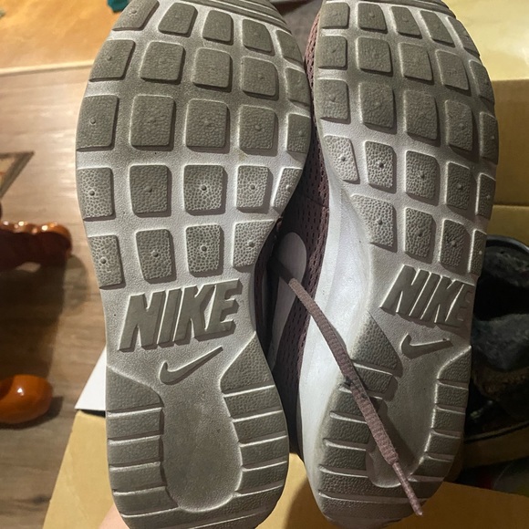 Nikes - Picture 2 of 2